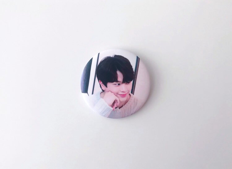 Miracle_572's tweet photo. [GIFT PREVIEW💜]
- 특전 실물 미리보기

* 전체특전 양면 포카 2종
* 5월 2일 선착 32명 갤럭시성재 핀버튼
* 조기 마감될 수 있습니다 https://t.co/xqMd9XNFAp