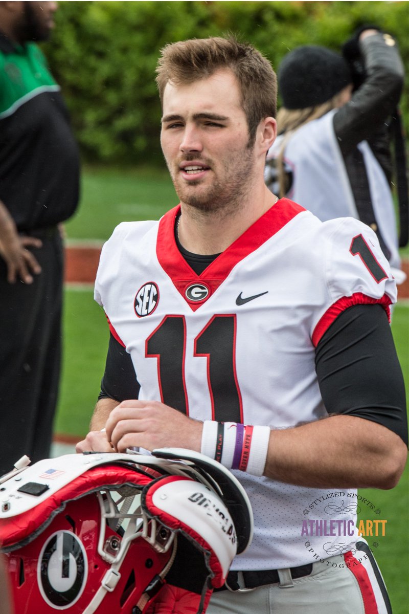 NicoleCPhotos's tweet photo. QB1 @ the spring game #GDay2019 #gday19 https://t.co/tNYc5rCQwG