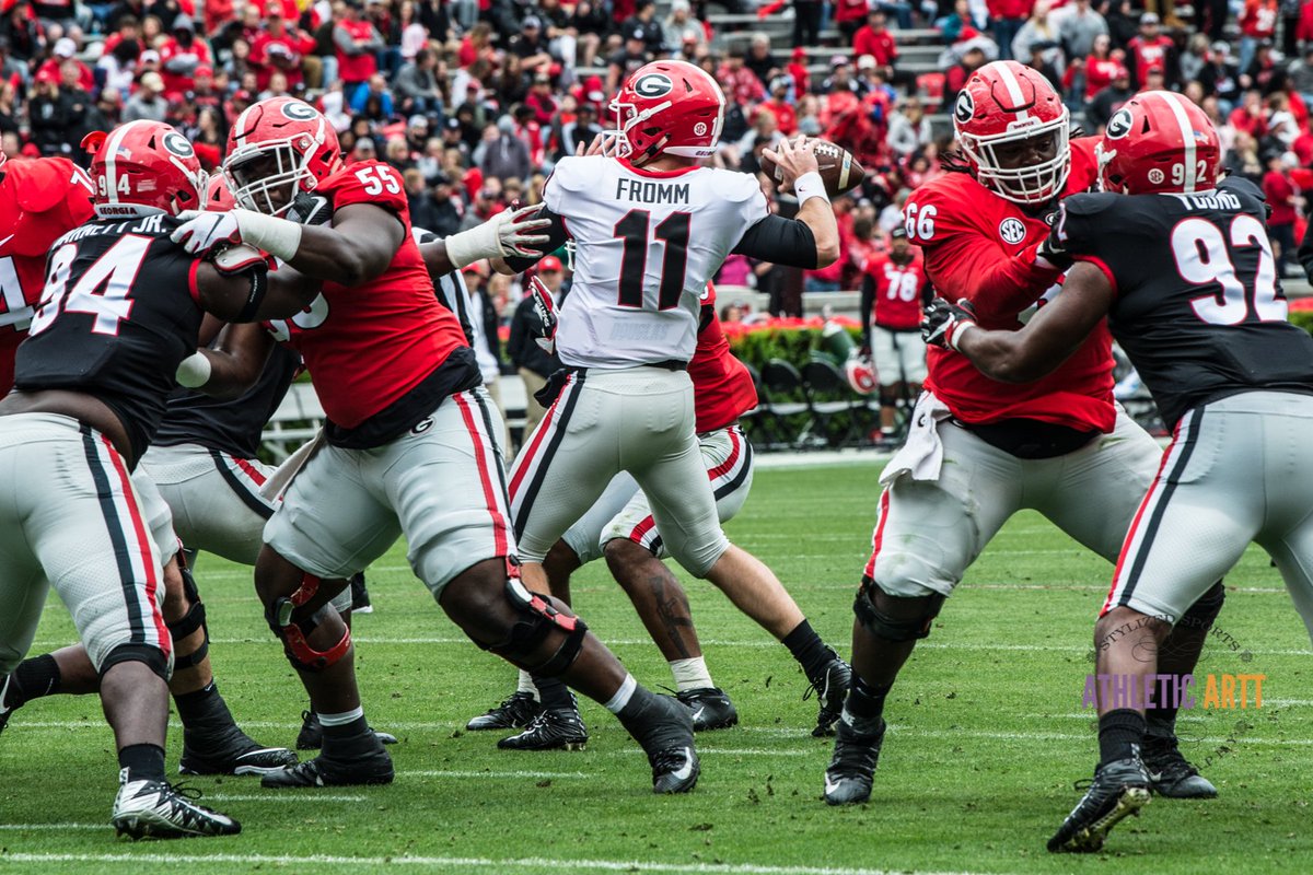 NicoleCPhotos's tweet photo. QB1 @ the spring game #GDay2019 #gday19 https://t.co/tNYc5rCQwG