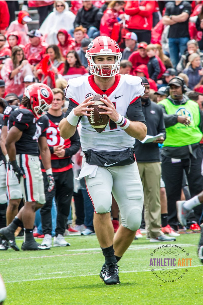 NicoleCPhotos's tweet photo. QB1 @ the spring game #GDay2019 #gday19 https://t.co/tNYc5rCQwG
