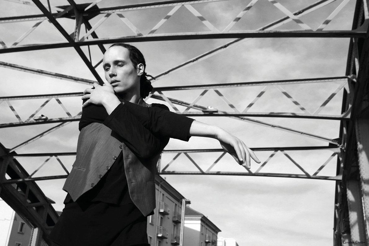 sieranga's tweet photo. Un portrait noir et blanc réalisé lors d'un shooting avec le danseur et modèle Raul.
Pour découvrir son travail : https://t.co/yx5pBdeMhF
#photographielyon #lyonportratit #lyonshooting #carolinechollet #danse #danseur #portraitnoiretblanc #portraitphotography #frenchphotographer https://t.co/w9SAFaPN9j