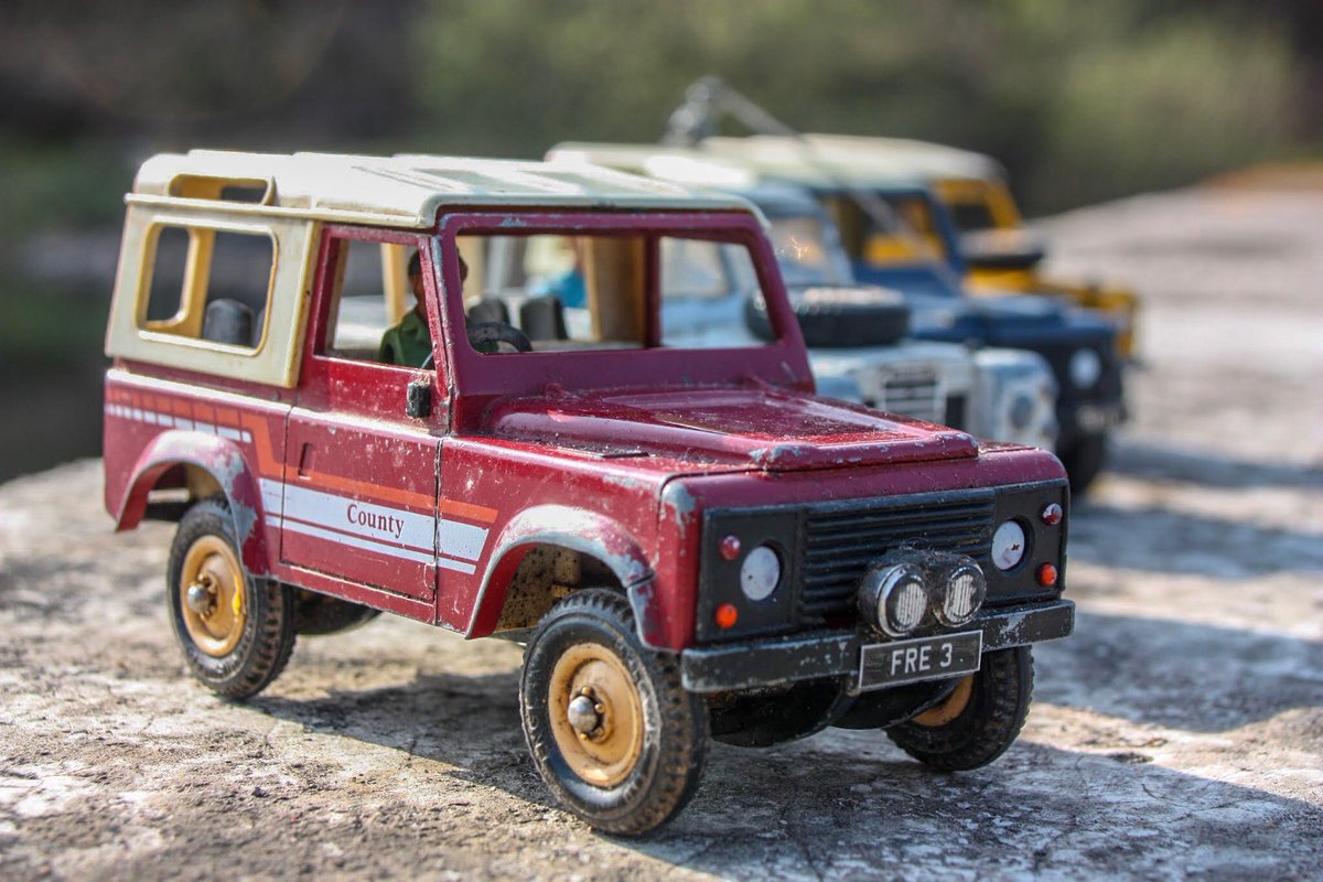rangeroverlse's tweet photo. The Lads taken with my new canon 450d #landrover #canon #canon450d #cumbria #graythwaite #defender #LakeDistrict https://t.co/p7DRKGXjOQ