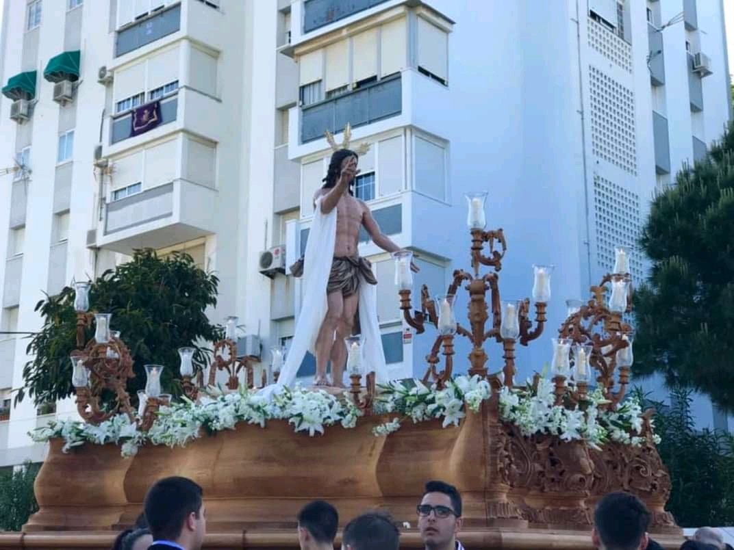 MiHermandad's tweet photo. GALERÍA | Hermandad del Resucitado (Huelva)

Fotografías: @AytoHuelva 

@ResucitadoH
@santacruzhuelva

#DomingodeResurreccion https://t.co/YIwZUBLCEW