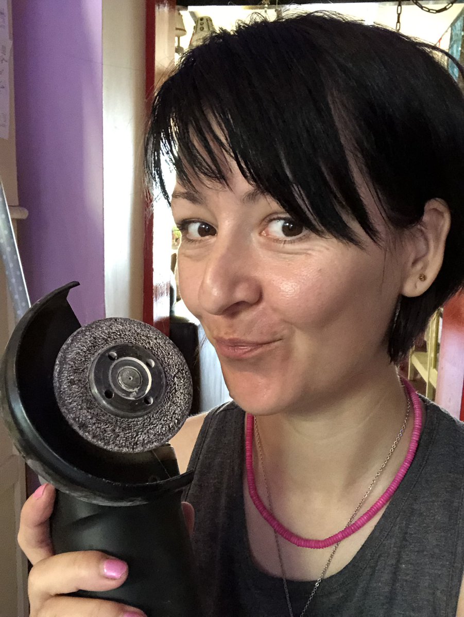 lilcoitykitchen's tweet image. Today I shall mostly be learning how to use some of the tools that my Bampi has given me 💥... I think I’ll start with the angle grinder! 😃 Then I’ll have a go at the router...saving the power saw until tomorrow 😁#safetyfirst #learningnewstuff #girlswithpowertools #thisgirlcan