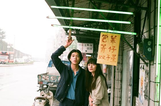 kalau gw moto pre-wed outdoor gratisan gitu ada yang mau gak ya dengan tema-tema yang modelan gini hehe