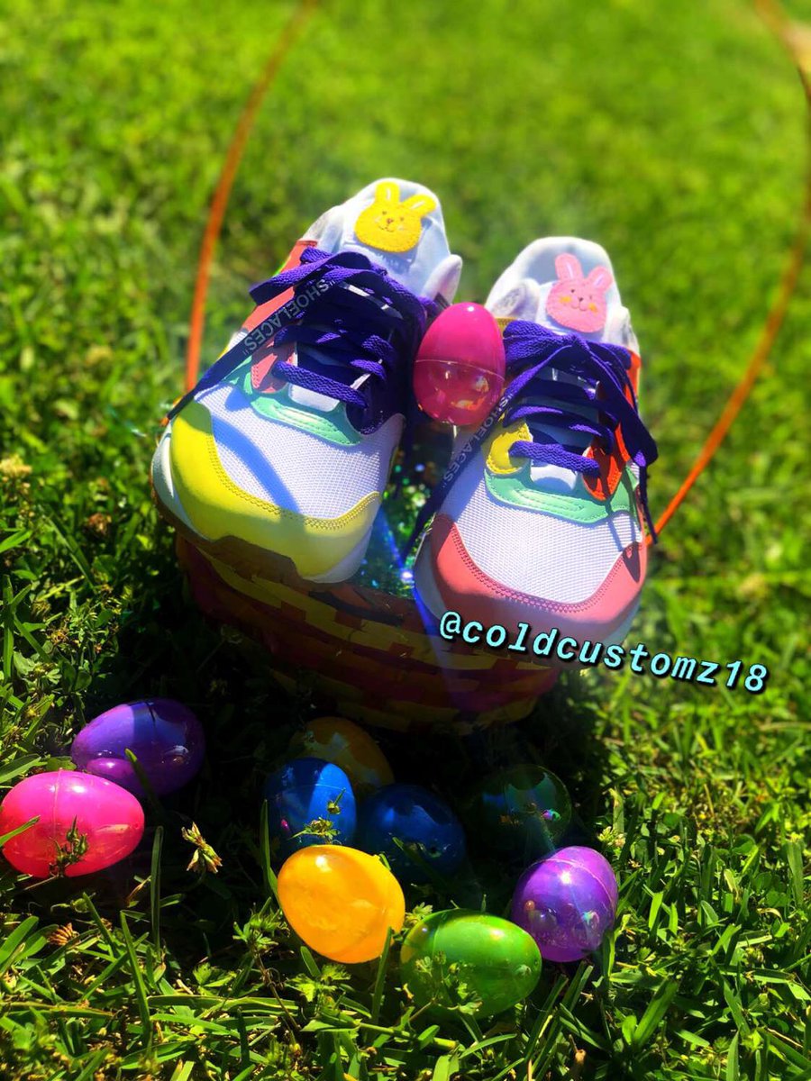 SneakerHead_Co's tweet photo. Happy Easter ๐๐๐๐ #ColdCustomz18 #NikeAirMax1 #PatchLife https://t.co/8KmsIdO2wV