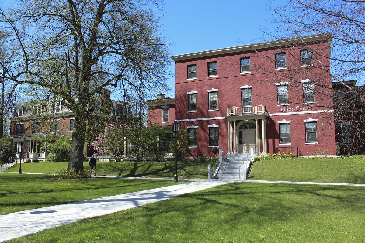 Spring is in the air! We hope everyone is enjoying this beautiful day in Keene. ☀️🌱🌷#KeeneNH #KeeneState