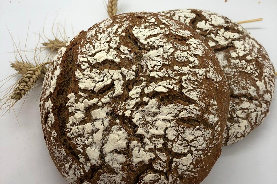 Un pan cordobés de élite. Hermanos Fernández se sitúa entre los mejores panaderos de Andalucía y optará a revalidar la estrella de la Ruta Española del Buen Pan. cordopolis.es/2019/04/21/un-…