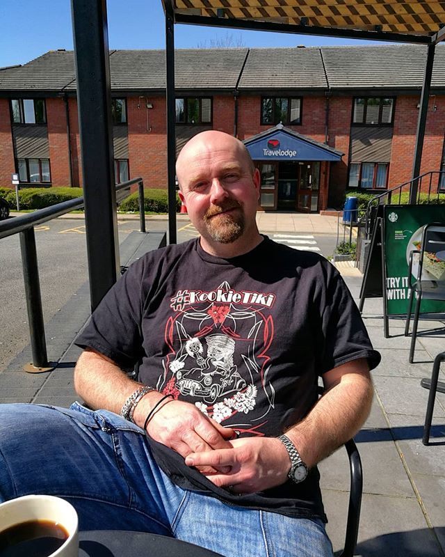 naturalroomni's tweet photo. Current situation 😉 .... El Scorchio!!!! #thenaturalroomemporium #ontheroadagain #sunnysunday #roasting  #checkedin #travelodge #timeforthepub #beeroclock 
@kookietiki @travelodgeuk https://t.co/QnCqbEtJMD https://t.co/KxjI40cc2W