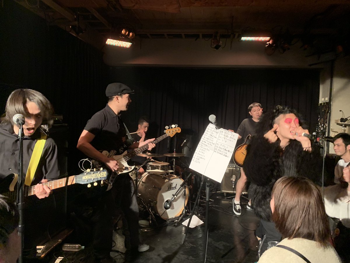 UGTWO's tweet photo. ヨウ君が誘ってくれまして、スタジオ&VOTE後THREEに顔出してきました。やっぱ友達には会える時に会いにいかないとね。酔い夜をありがとう。
#APAGEOFPUNK
#GOROGOLO
#SEVENTEENAGAiN
#FUCKER
#VOGOS
#下北沢THREE https://t.co/cpFBSyteCX
