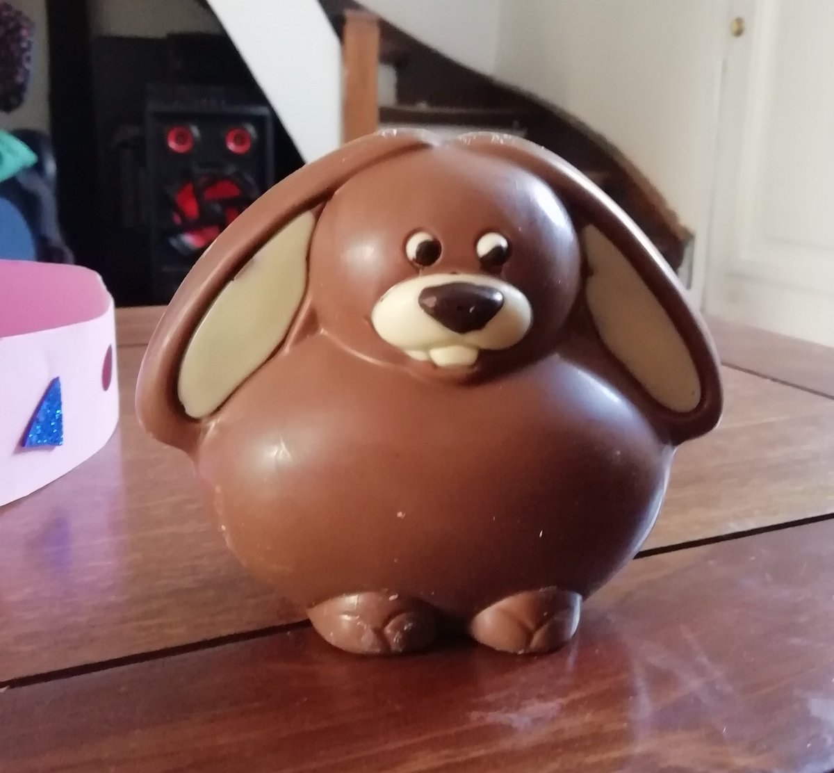 caroagi's tweet image. Pese a nuestros esfuerzos, nuestra hija dice que el conejo le trajo un perro de chocolate 🤨 #FelizDomingo #ConejoDePascua #conejitos #PascuaDeResurreccion #Chocolates
