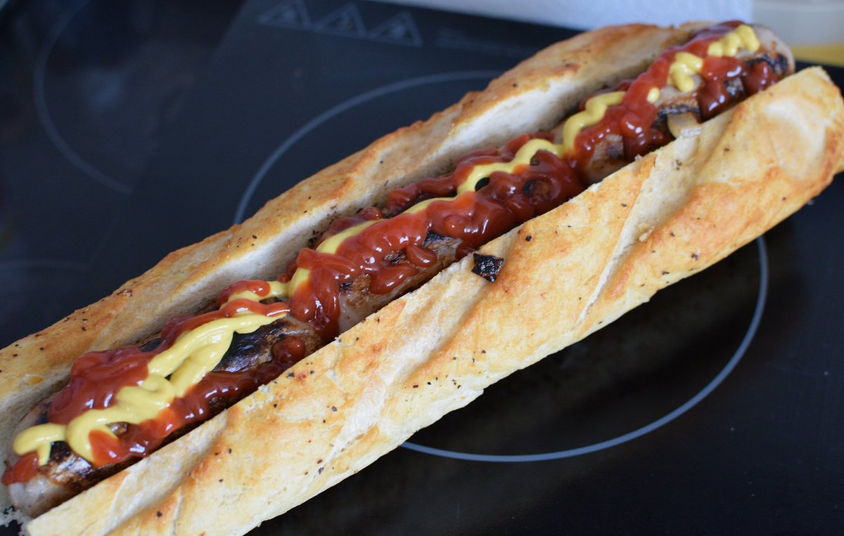 Cybermyk's tweet photo. Mood 🌭 https://t.co/zknlN0CnxB