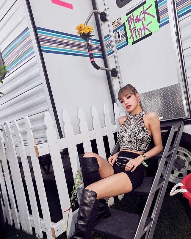 LlSAREA's tweet photo. [IG] 190421 — lalalalisa_m instagram update! 

#BLACKPINK #LISA #LALISA @ygofficialblink https://t.co/Q3JbWlKslr