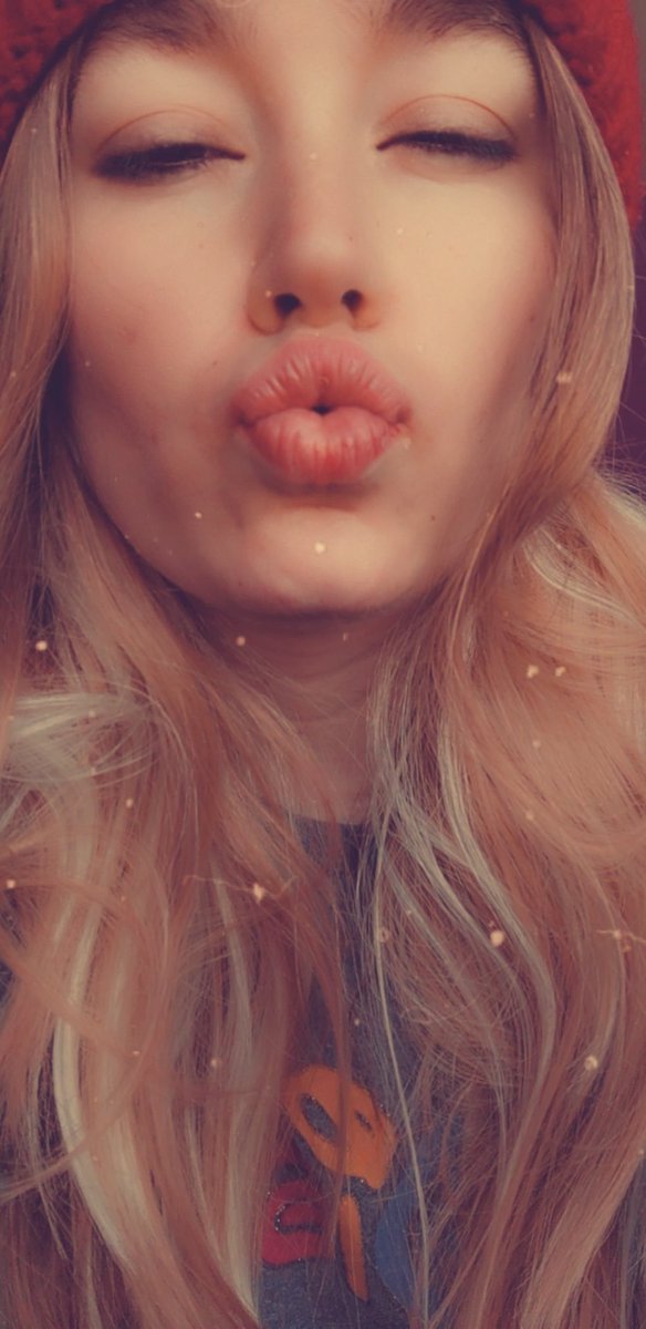 Davids691Davids's tweet photo. Happy easter everybody 🥰💋 https://t.co/5gVLbGnIJi