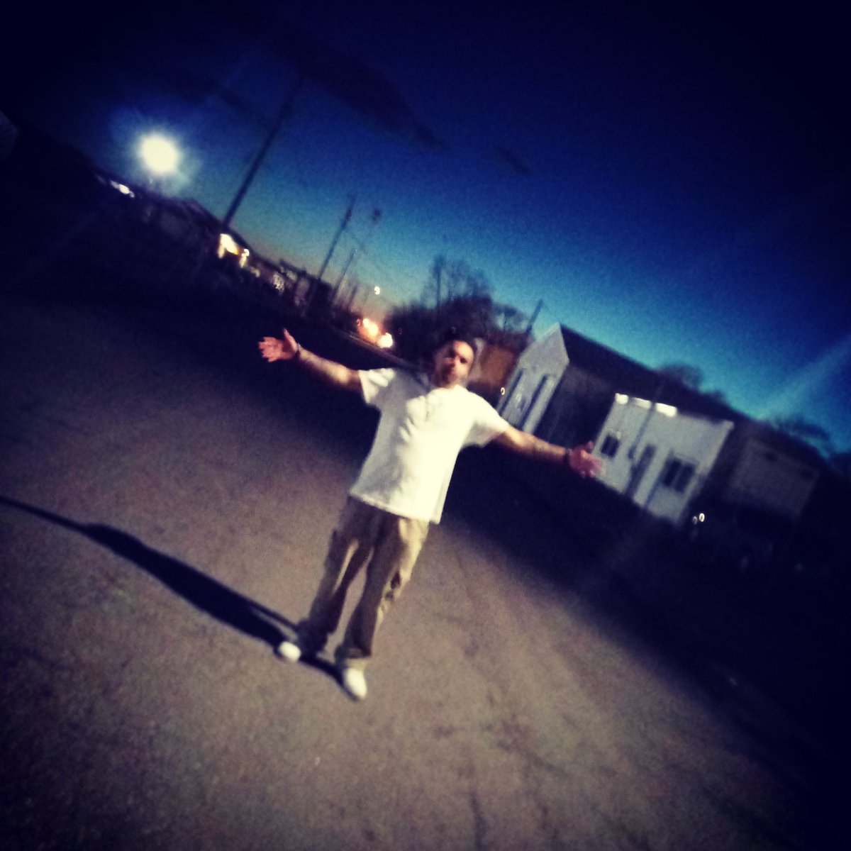 coolkidgm32's tweet photo. #livingLife https://t.co/sbowjqA5jm