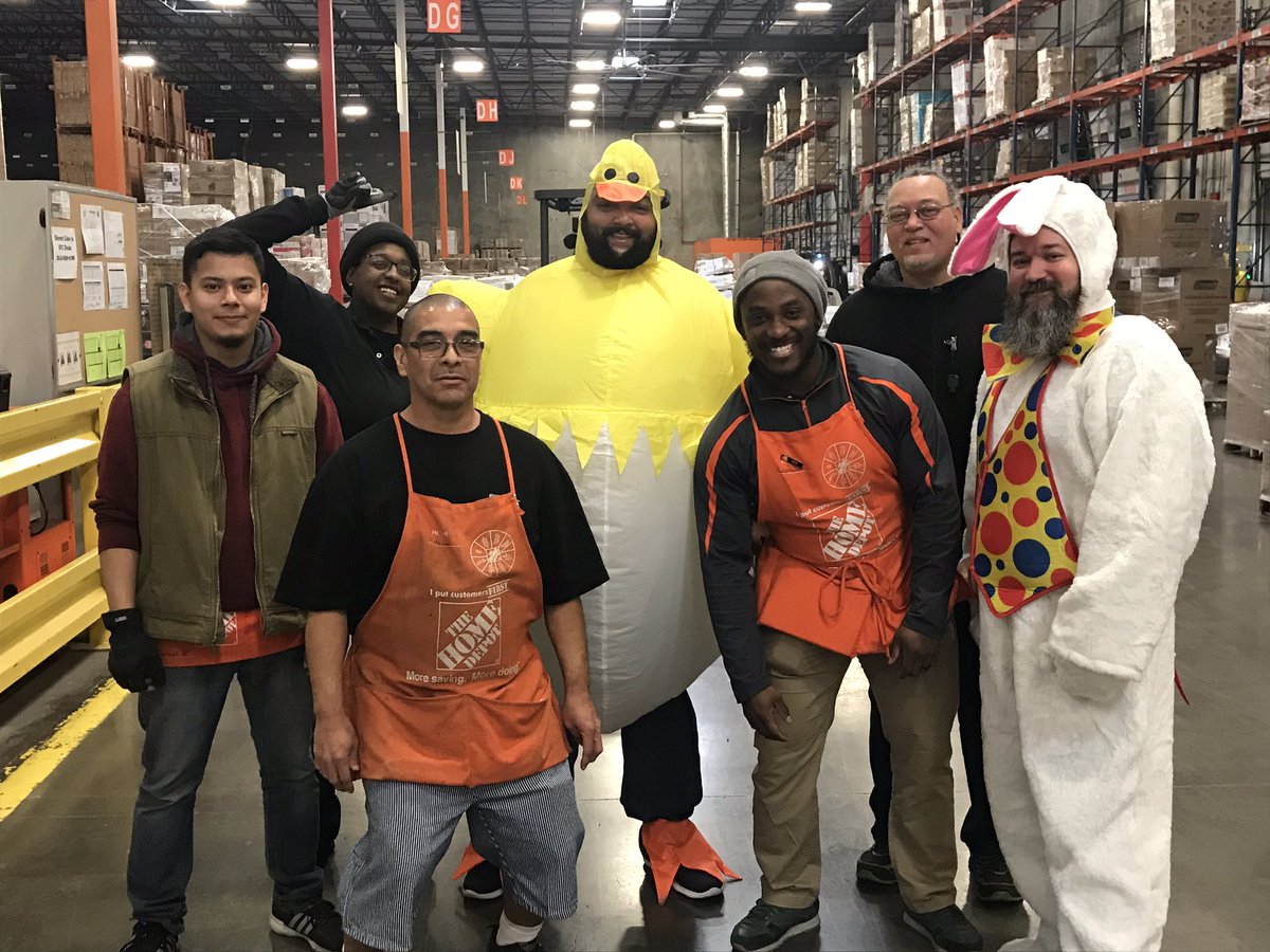 RAPM_Eric's tweet photo. Catching more great Associates working Safe!  Way to go IFC! @Rdc5023 #dallasp.r.i.d.e. #dallascoh #CaughtOrangeHanded #THDEASTER https://t.co/TAuo9lVJVo