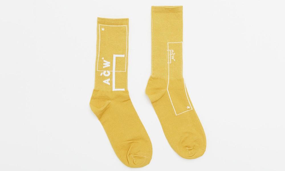 highsnobiety's tweet image. 10 of the best socks to rock with sandals:

highsnobiety.com/p/best-socks-f…