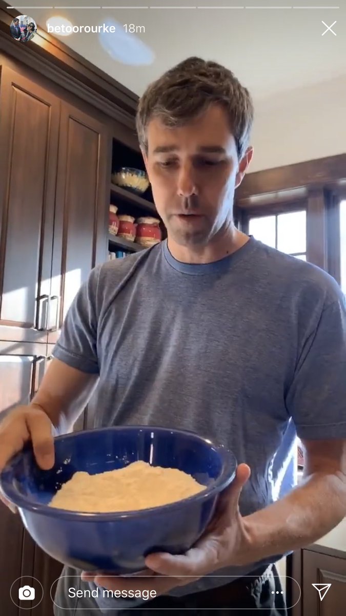 FelipeMejia2's tweet photo. Hungry? Beto is making pancakes on IG 😂 https://t.co/yUVHm3tNzh
