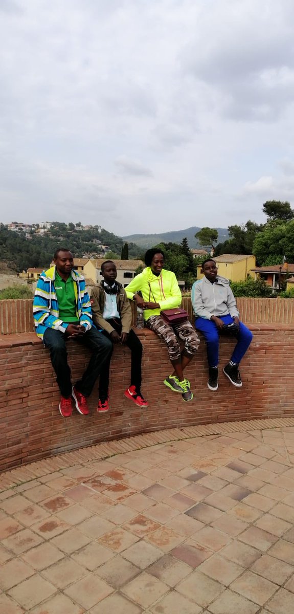 GironaBasket's tweet photo. 🇰🇪 Els amics kenians del #YISCA gaudint dels últims dies a Girona!
🇰🇪 Our Kenyan friends from #YISCA enjoying the last days in Girona!
🇰🇪 ¡Nuestros amigos kenianos del #YISCA disfrutando de los últimos días en Girona!
#CBGB19 https://t.co/FrFvyp58Tv