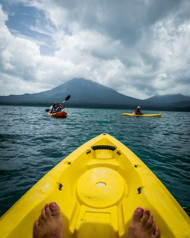 Kayaking with a view.
.
.
#costarica #lafortuna #sancarlos #kayak #lake #water #picoftheday #vacationmode #adventure #cool #floating #puravida #costaricacool #tour #travel #cloudy bit.ly/2XtFFFp