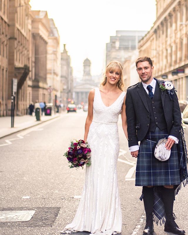 SideyClarkPhoto's tweet photo. F I O N A + P E T E R 
Wow what a gorgeous day! huge congratulations, thank you for having me along for the ride. You guys really have brought the Aussie summer with you to streets of Glasgow. 
#LOVE
.
.
.
.
.
#weddingphotographerglasgow #scottishwedding… https://t.co/ffgksshvNk https://t.co/9bFGFgeeHV
