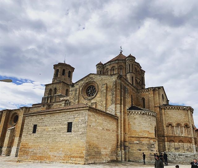 wastewin7's tweet photo. No hay que irse muy lejos para disfrutar de la belleza 😍

#ColegiataSantaMariaLaMayor #Toro #CastillaLeonEsVida #Estaes_Zamora #Estaes_CastillaLeon #ABMTravelBug #PassionPassport #MyTinyAtlas #PackAndGo #FindItLiveIt https://t.co/bLvO0wYjri https://t.co/muw30AVDOg