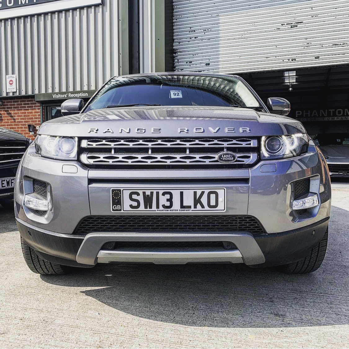 PhantomMotorCo_'s tweet photo. Range Rover Evoque Prestige😎
from only £318 per month with FREE DELIVERY on this vehicle!
offer valid until 30th April
quote FREE DELIVERY at the point of enquiry🔥
READY TO GO
#LandRover #RangeRover #Evouque #Prestige #SD4 #PhantomMotorCompany #NewCar #Finance #Prestige https://t.co/0o8O4S5yQB