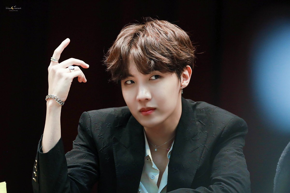 btspiics1's tweet photo. https://t.co/Eqb5ue5d8l