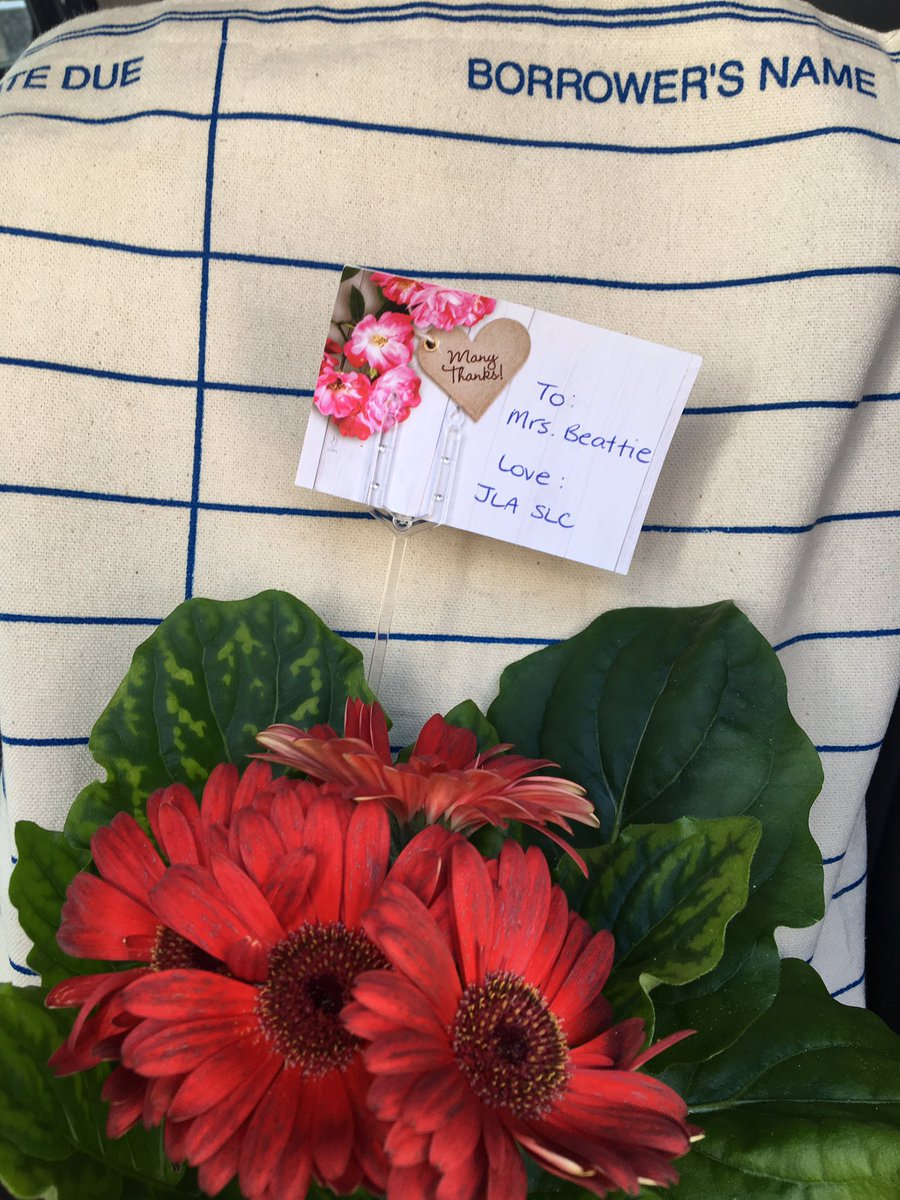 We felt very appreciated by @jameslalex SLC, staff and students on Librarian Appreciation Day. Thank you! #JLAreads #JLASLC #StudentLeadershipCouncil #LibrarianAppreciation #JLApatronsAreAwesome