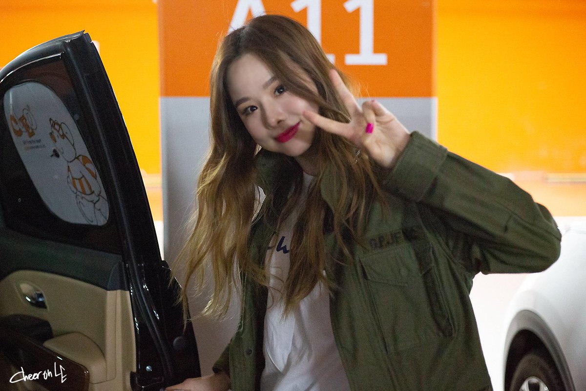 cheeron_le's tweet photo. 190416 JTBC StageK 퇴근길 #EXID #솔지 #SOLJI #SOULG 
https://t.co/RZ443Dgjku https://t.co/hCdiQ3MPdT