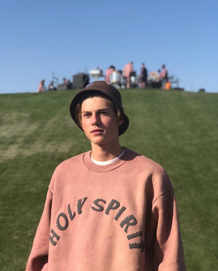 sw1ttie's tweet photo. Happy Easter 💕 https://t.co/vVmJ6NdxDX