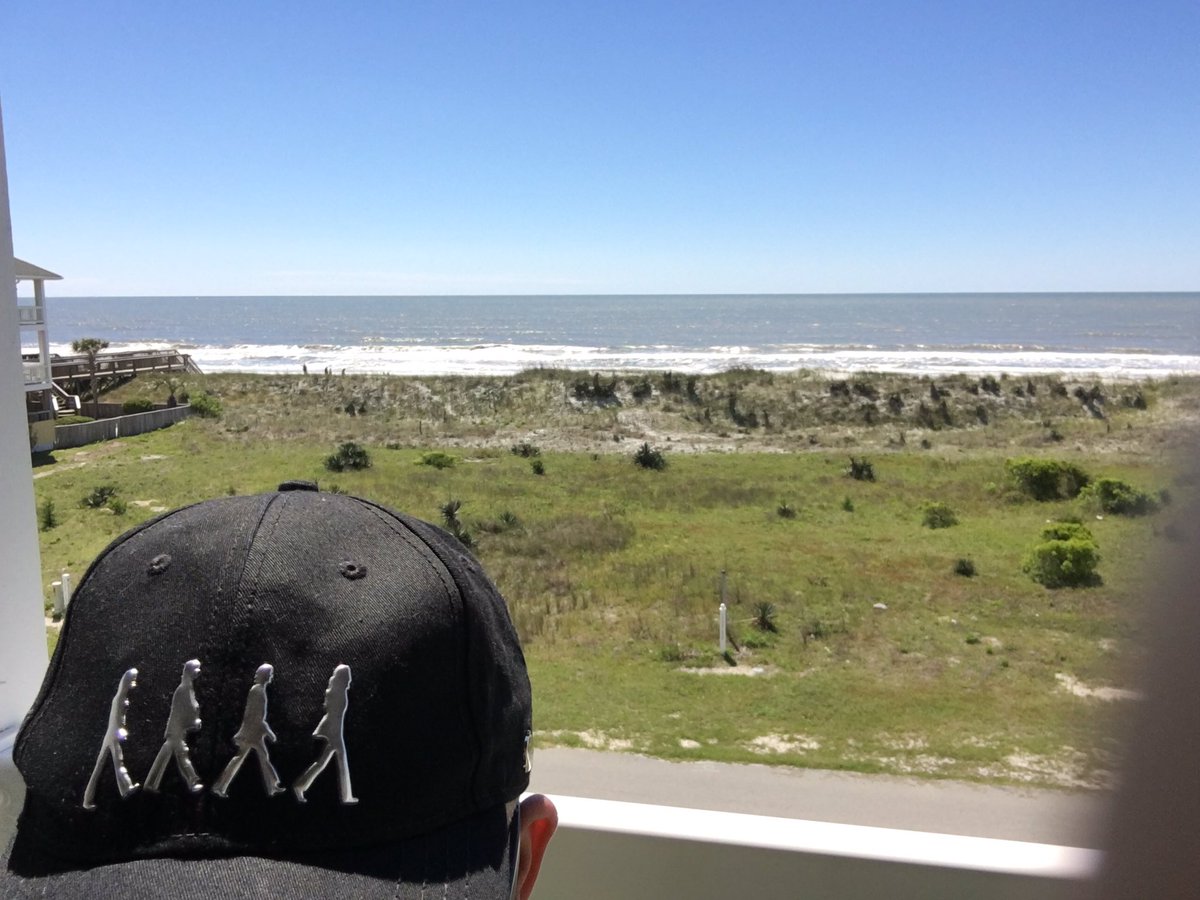 KathrynM101's tweet photo. #AbbeyRoad Cap at the beach. #ThePepperEffect #BeachPeace https://t.co/X35tAdAiUz