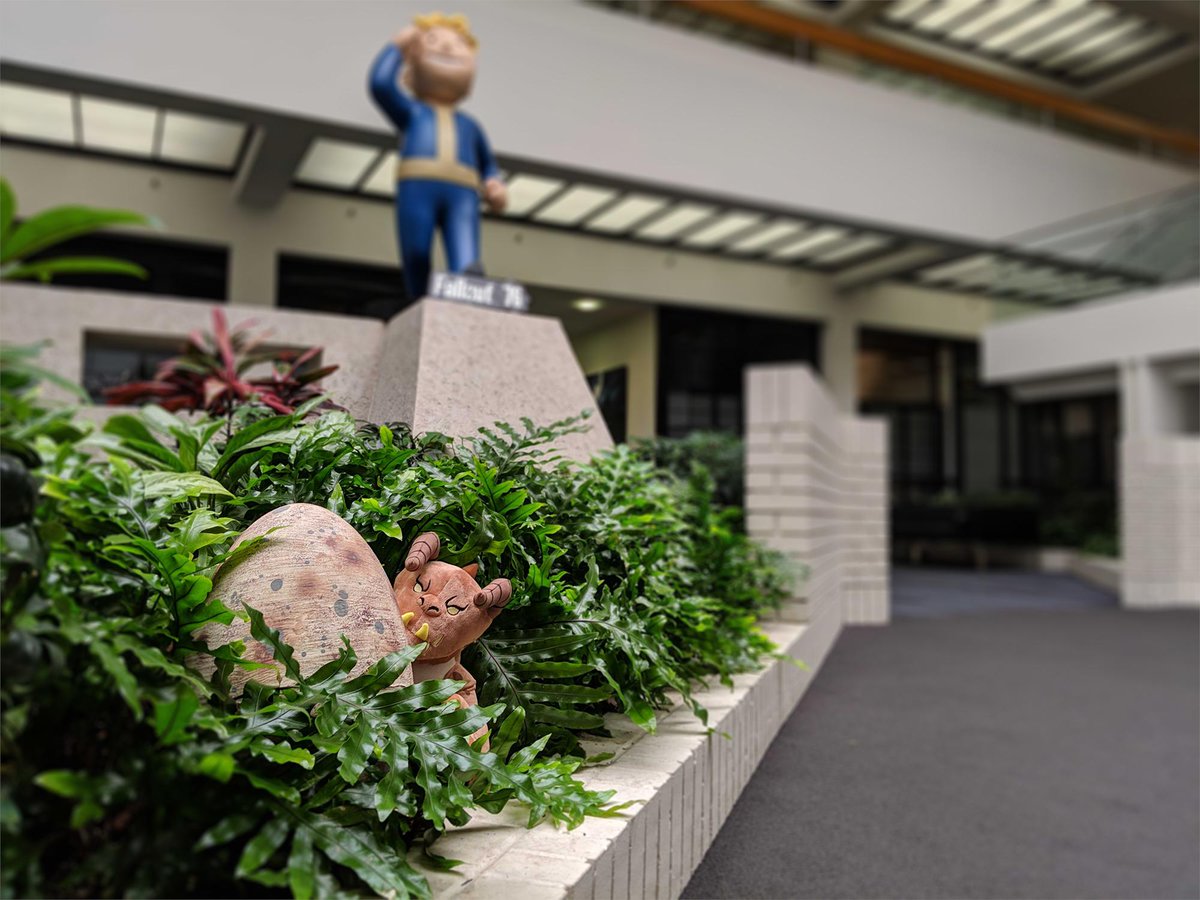 Fallout's tweet image. Maybe next year we should hide Mothman eggs instead...
#HappyEaster