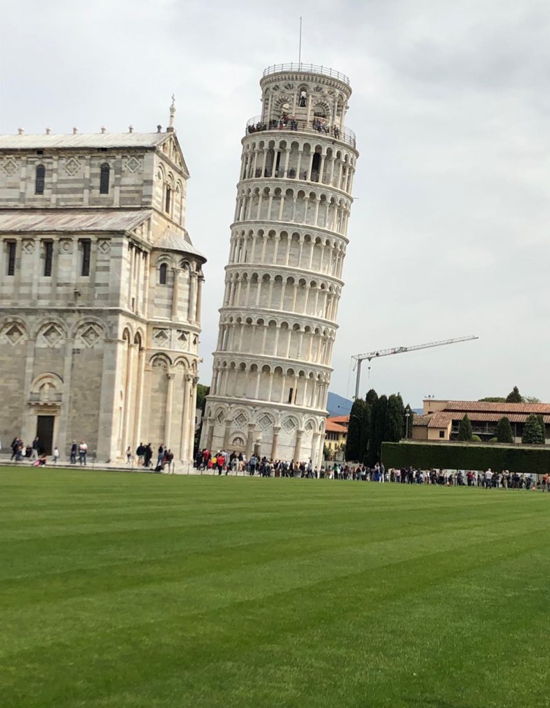 FeinkostKalmund's tweet photo. Scusi. Es musste sein.
#Pisa #pingere https://t.co/1DrZdqP0i4