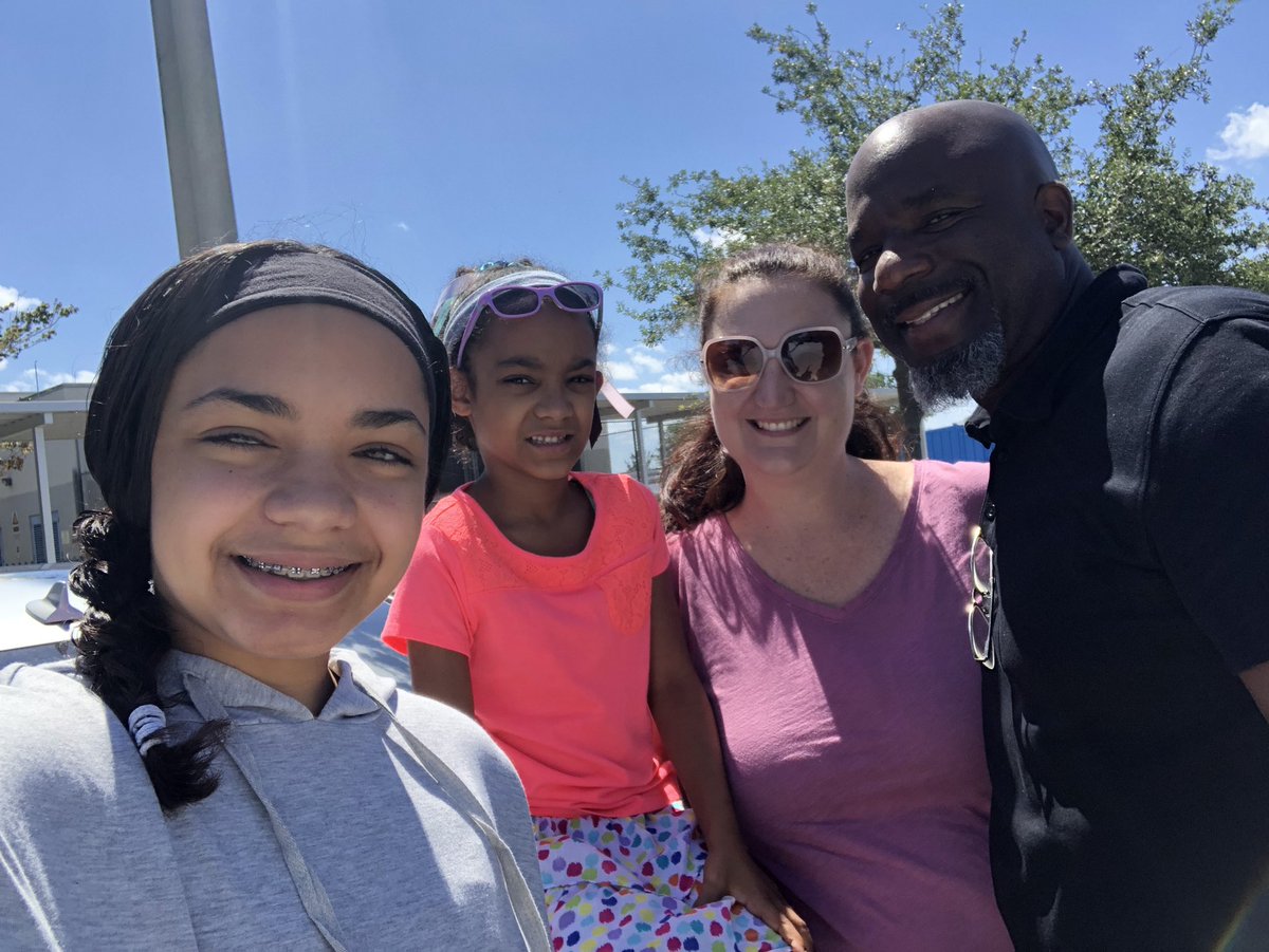 RayWaker's tweet photo. Happy #Easter from the Walker family. Be easy!!! #WalkerTeam @KellyBWalker https://t.co/3LR8RCUAQB