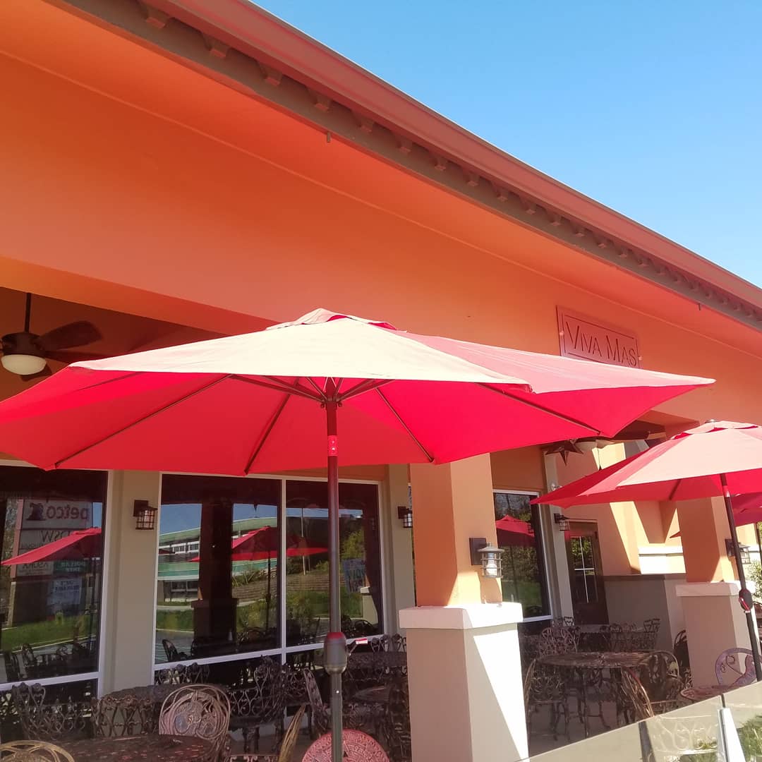 VIVAMASFOOD's tweet photo. Happy #Easter on this sunny day! ☀️ Join us for #sundayfunday @vivamasfood ...check out our  #crafted tables that compliment our breathtaking #handmademurals! 🍻 https://t.co/uhOT8f5dJ4