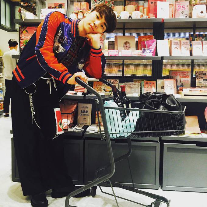 already_Key's tweet photo. 160422 | 3년 전 오늘의 #기범
bumkeyk INS
장보자!! 응 나랑!! #summarket
https://t.co/hLQSO1RAkx https://t.co/gS2B6tOKll