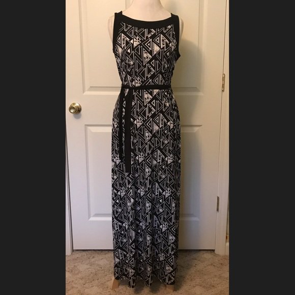 Awhit1979's tweet photo. So good I had to share! Check out all the items I'm loving on @Poshmarkapp #poshmark #fashion #style #shopmycloset #susanlawrence #athleta #maurices: https://t.co/2UOQu1zG0J https://t.co/QFY3Ia9VYh