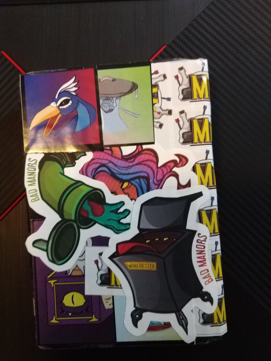 MrMaroonMoon's tweet image. My favorite sketchbook was falling apart so I thought I would stabilize it while also making it look awesome
#magehem #badmanors