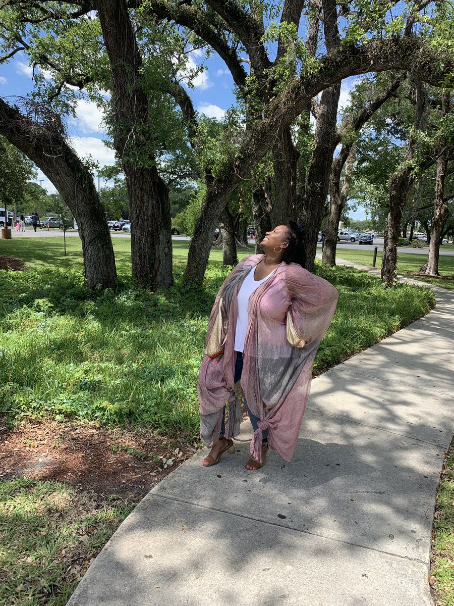 NotYourAvgModel's tweet photo. Itβs so good to know Jesus! Happy Resurrection Day! βοΈ
___
#NotYourAvgModel
#miamimodel
#plussizefashion
#teamstyle
#teamfashion
#teamcurvy
#curvyandconfident
#resurrectionsunday
#eastersunday
#easterfashion
#ootd https://t.co/NlyrrYHie3