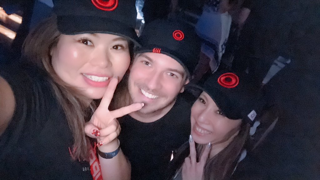 danceayu's tweet photo. Protocol presents in 🇰🇷Chroma🙌
かなりの弾丸強行突破ツアーだったけどとても素晴らしいAmazing nightでした👍👍crew勢とも終わった後フロア最前で一緒に音を楽しんだよ🎶ARIGATO‼️
会ってみたかった とも日本語で少し話せたよ😃✌️ @nickyromero @raidenmusic @ProtocolRec https://t.co/fRFI3iEVfh