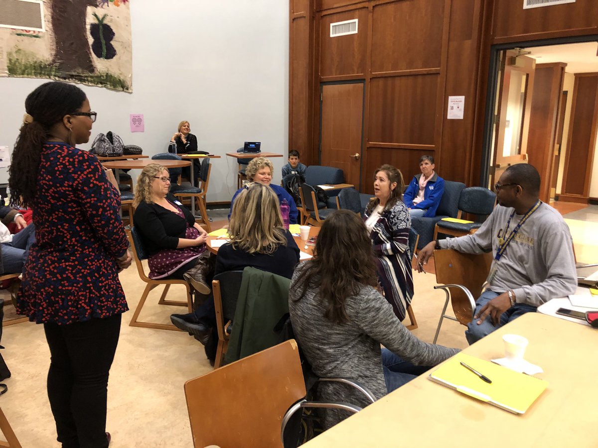 CollegiateWl's tweet photo. We had the opportunity to host teacher and writer @klasekastellano for a one day workshop at our school.  Great times, interesting WL teaching practices. #langchat @KWLAonline https://t.co/8OQhfZtec4