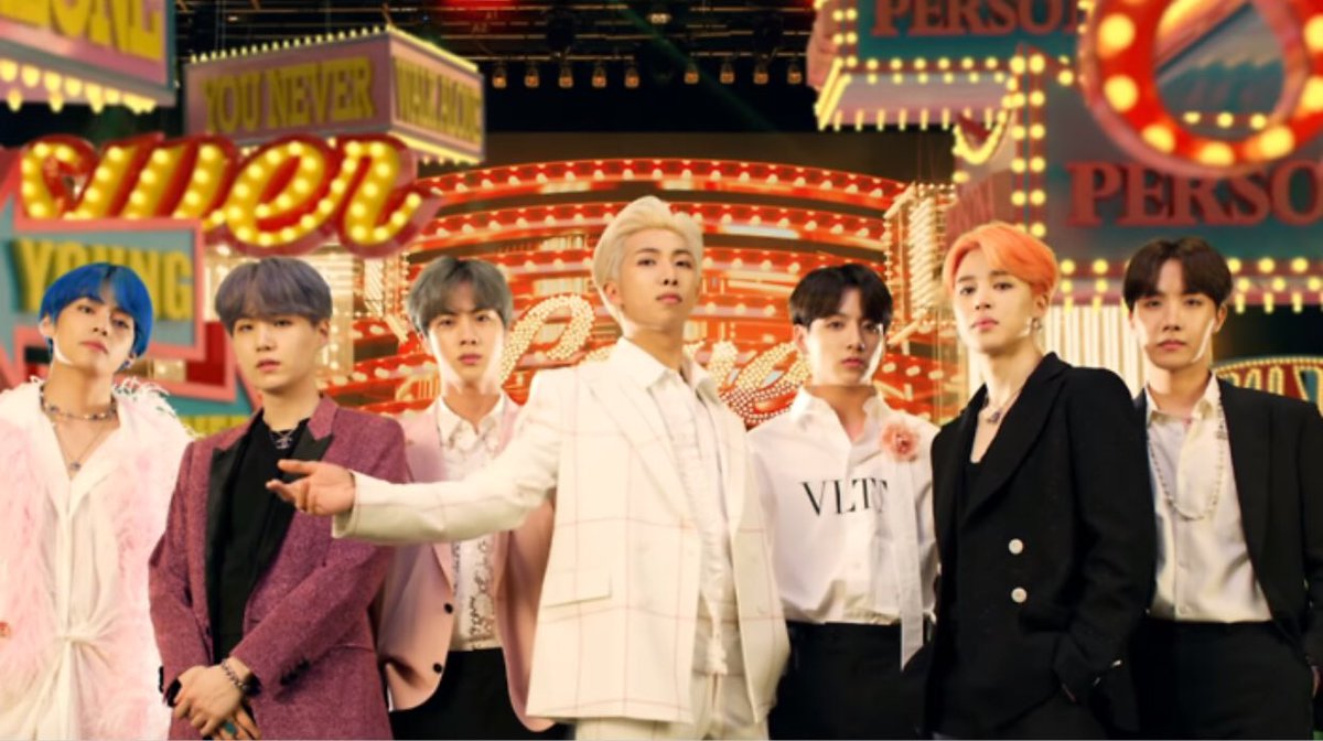 Bence bütün ödülleri hak ediyorlar umarım hep mutlu olurlar #bts #BTSBillboardTopSocialArtist