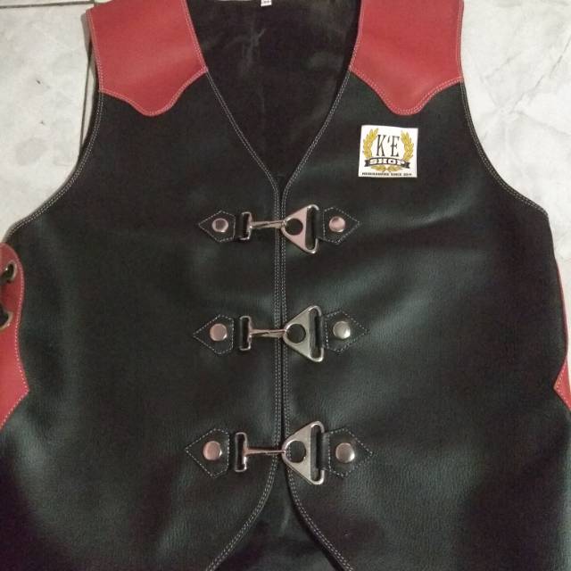 Saya menjual Rompi koboy seharga Rp150.000. Dapatkan produk ini hanya di Shopee! shopee.co.id/keshop25/12326… #ShopeeID