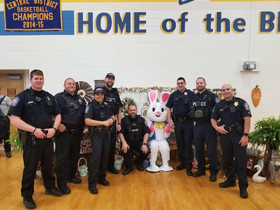 HopewellPolice's tweet photo. Happy Easter! 🐰
We want to wish everyone a Safe and Happy Easter from our family to yours!
#HPDProud
#Easter
#HopewellVa https://t.co/ttABPsIDB9