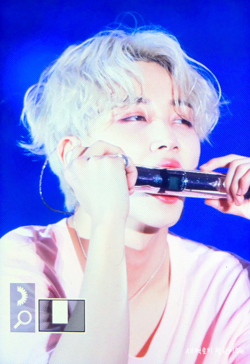 Oct_1004's tweet photo. ...입술 왤케.... https://t.co/36jkqsncu4
