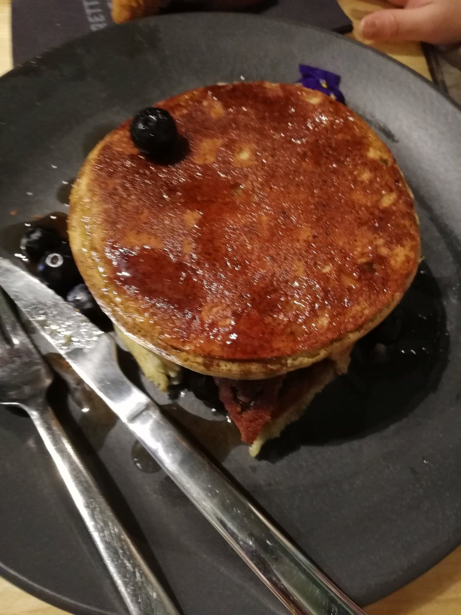 Poppysmammy's tweet photo. One down just another few hundred to go #placesyoumusttry #foodie #didnotdisapoint #theavocadoshow #foodreview got in super early 9.15am for a amazing breakfast! We have checked almost every day to be greeted by a que #wedontdoques #blueberrypancakes #eggsbenedict #eggsFlorentine https://t.co/aKMy0aqGSf