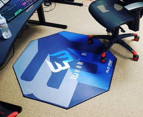 Weak3n's tweet photo. Giving away a Weak3n x @OfficialFlorpad 

Like, Retweet, and Follow:
@Weak3n
@OfficialFlorpad 

Winner will be drawn on the 28th! https://t.co/0i6buPADXx