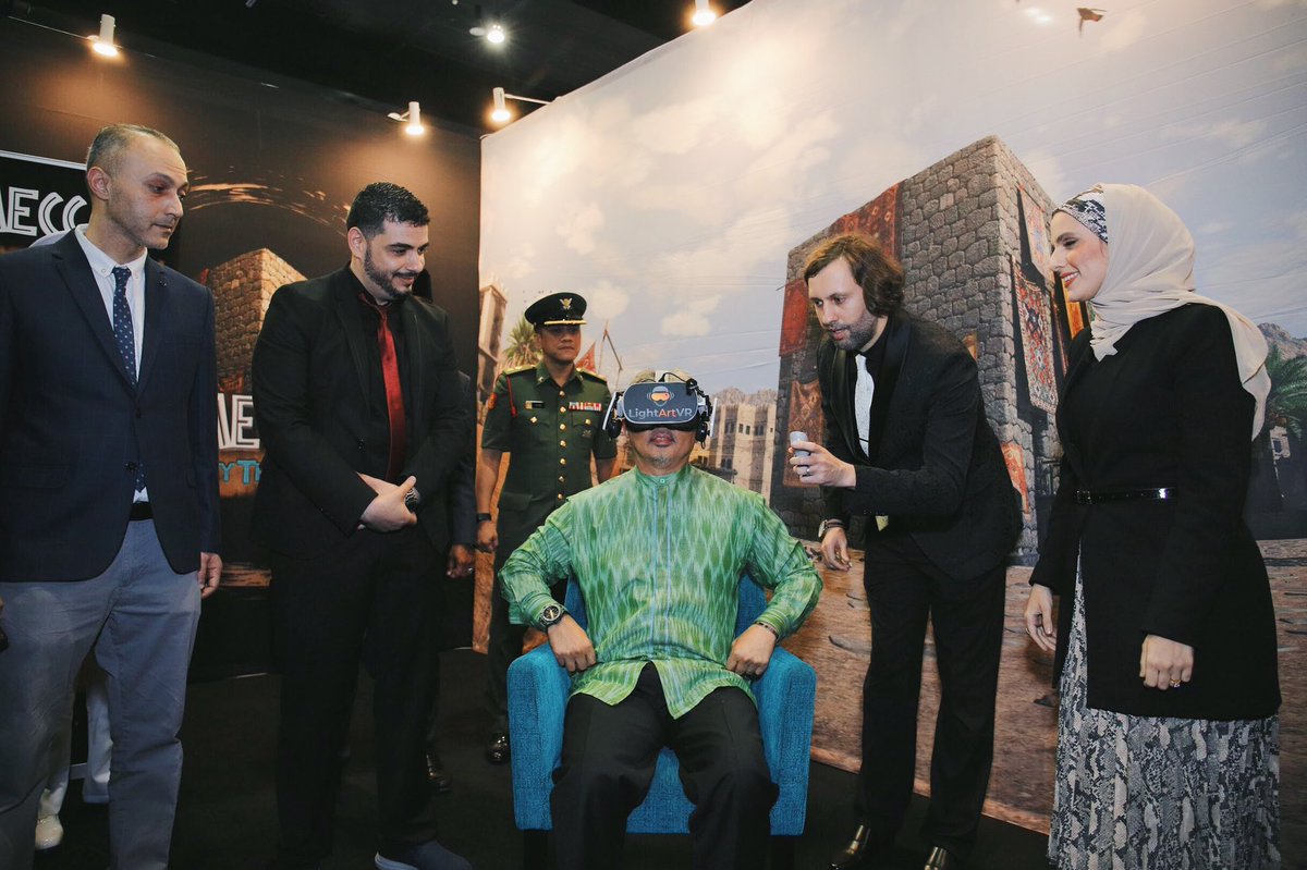 We had the pleasure of hosting his majesty the king Abdullah of Malaysia in our world wide premiere for our latest production “Mecca: A Journey Through Time” a virtual reality 360 experience in 8K resolution produced by our company LightArt VR.