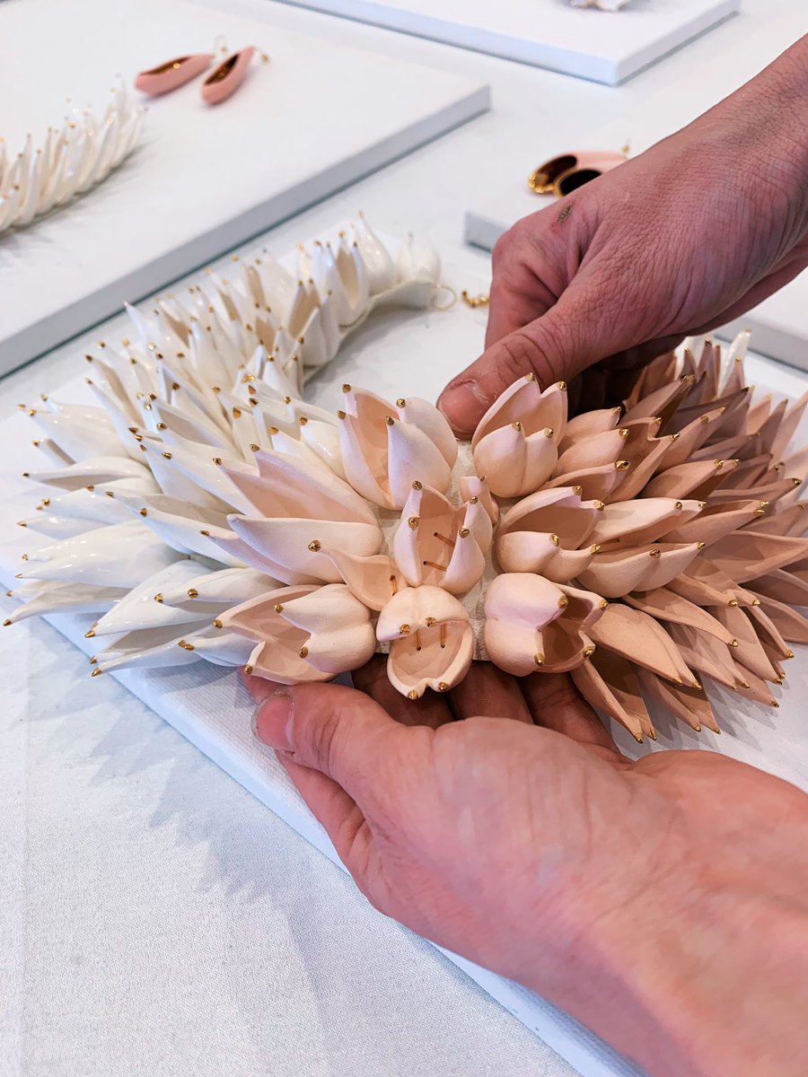 MonicaSuma's tweet photo. I’ve finally met #RalucaBuzura, and I’m equally OBSESSED with her new SHE collection, as I was with her previous ones 😍
My all time favorite #contemporaryjewelry #porcelain designer @AUTOR_jewelry #AutorFair! https://t.co/nMEEy3Z2Wa